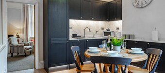Swift Host | Beautiful 1 bed with Parking