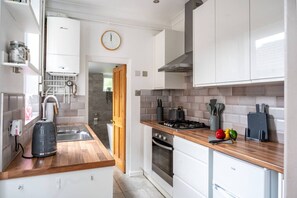 Kühlschrank, Mikrowelle, Ofen, Toaster