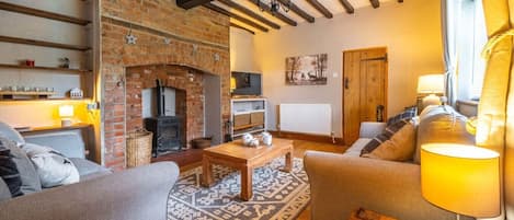 Smart TV, fireplace