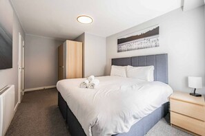 2 habitaciones, tabla de planchar con plancha y wifi gratis 