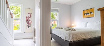 Swift Host | 4 Bedrooms | Golden Triangle