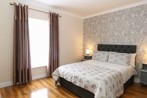 2 Schlafzimmer, Bügeleisen/Bügelbrett, kostenloses WLAN, Bettwäsche