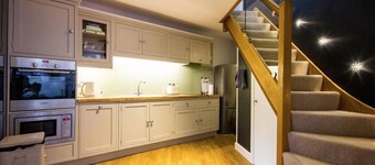 Swift Host The Folly