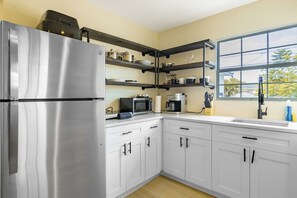 Mikrowelle, Ofen, Herdplatte, Geschirrspüler