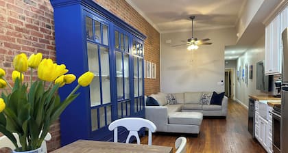 Charming 2 BR/2 bath in Historic District - Rent 1 Suite or Both/8-16 people!