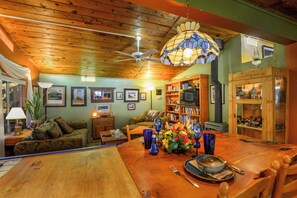 Interior - Raven's Grotto (Flagstaff)