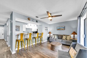 Living area - Endless Summer D5 (Panama City Beach)