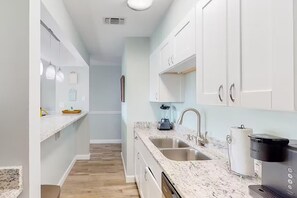 Apartment, 1 Queen-Bett und Schlafsofa (Endless Summer D5) | Eigene Küche