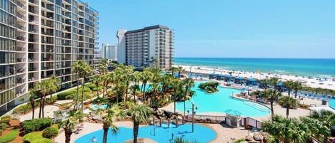 Condo, varias camas (Edgewater Tower 3-1110) | Alberca | Alberca al aire libre y alberca climatizada