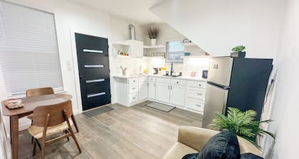 Downtown Denton Delight Loft