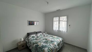 3 bedrooms, WiFi, bed sheets