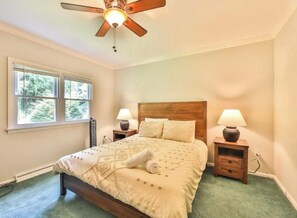 3 bedrooms, iron/ironing board, travel cot, free WiFi - Delightful 3-bedroom chalet with WiFi in Windham (Windham)