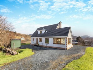 Exterior - Welcome to Bramble Cottage. (Gairloch)