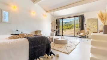 6 chambres, fer et planche à repasser, lit parapluie, Wi-Fi