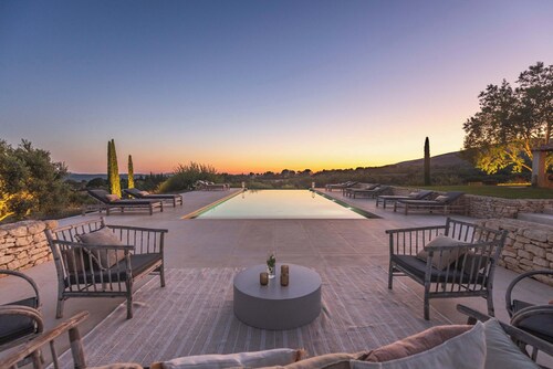 Lourmarin, Htd pool A/C By the"DomainedelaColline"