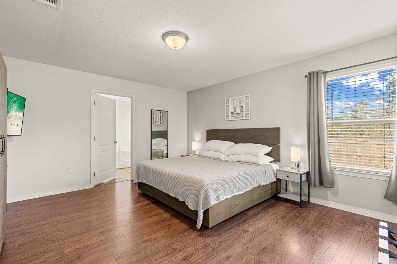 3 bedrooms, iron/ironing board, free WiFi, bed sheets