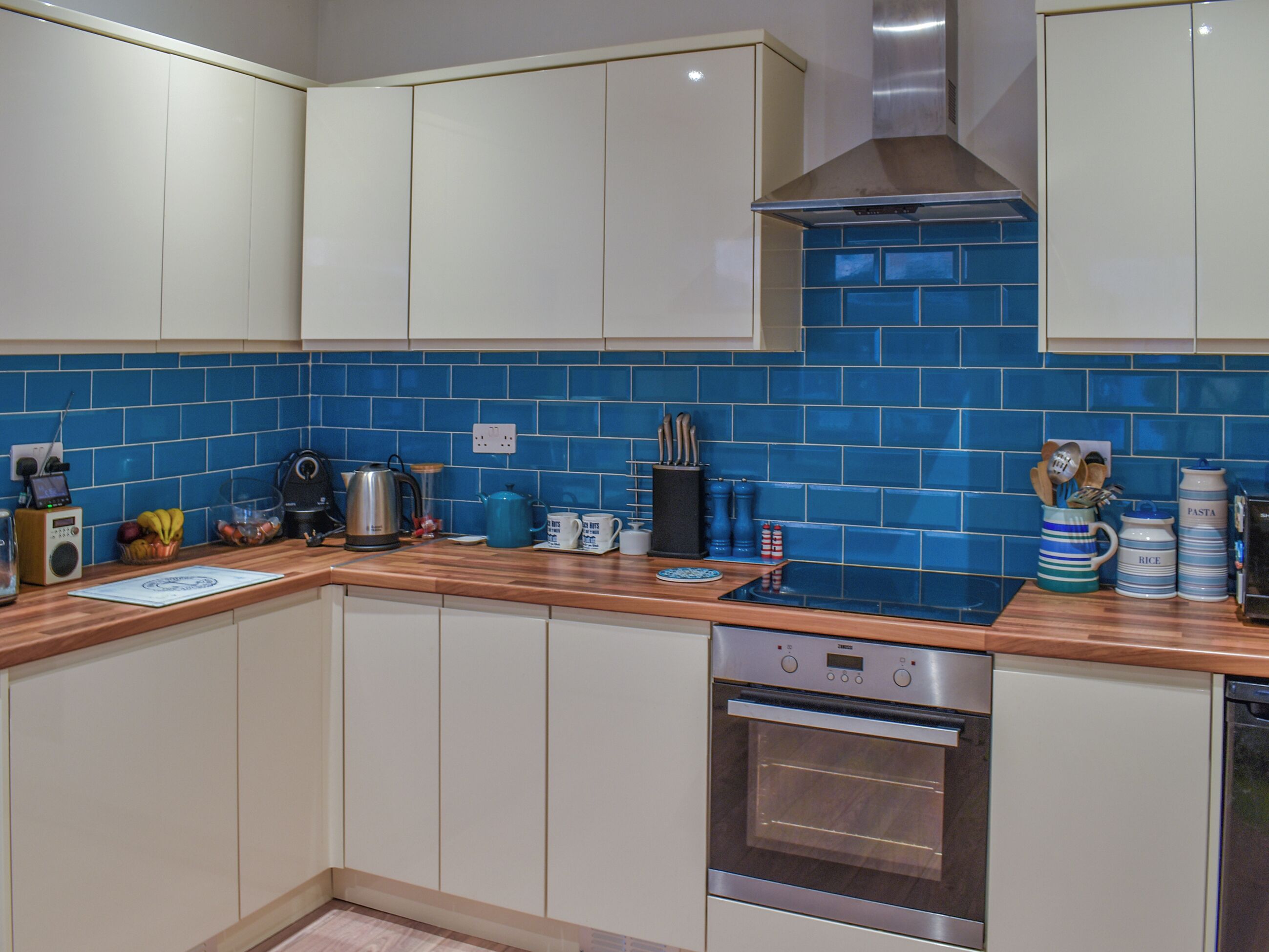 Lave-vaisselle, chaise haute