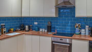 Lave-vaisselle, chaise haute