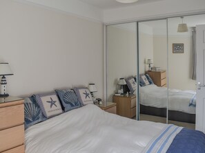 4 bedrooms, free WiFi, bed sheets