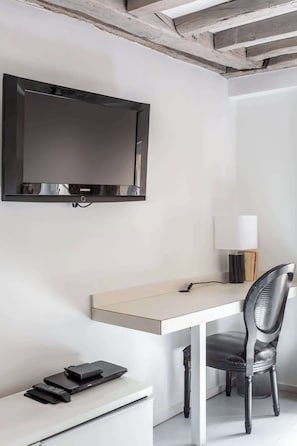 Interior - Charming duplex in the heart of le Marais - 1 bedroom - A/C - boutiques at the door - Marais Sicile Duplex by Habitat Parisien (Paris)