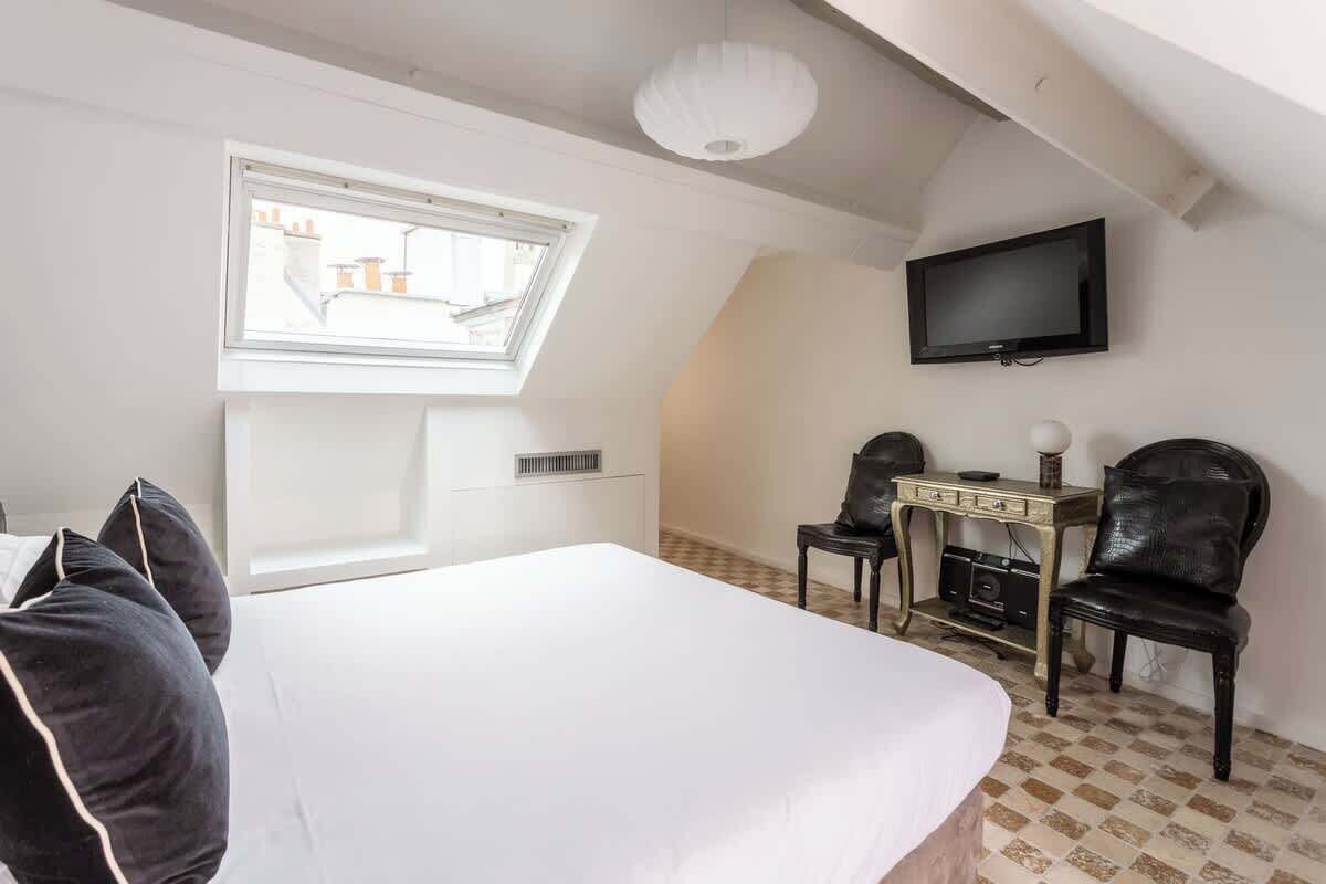 1 slaapkamer, een strijkplank/strijkijzer, reisbedje, gratis wifi