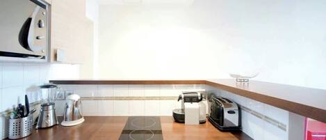 Coffee/tea maker, microwave, stovetop, electric kettle