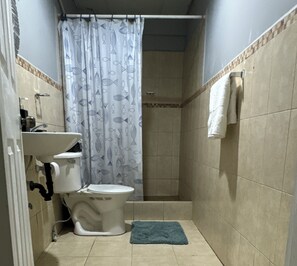 Handtücher, Seife, Toilettenpapier