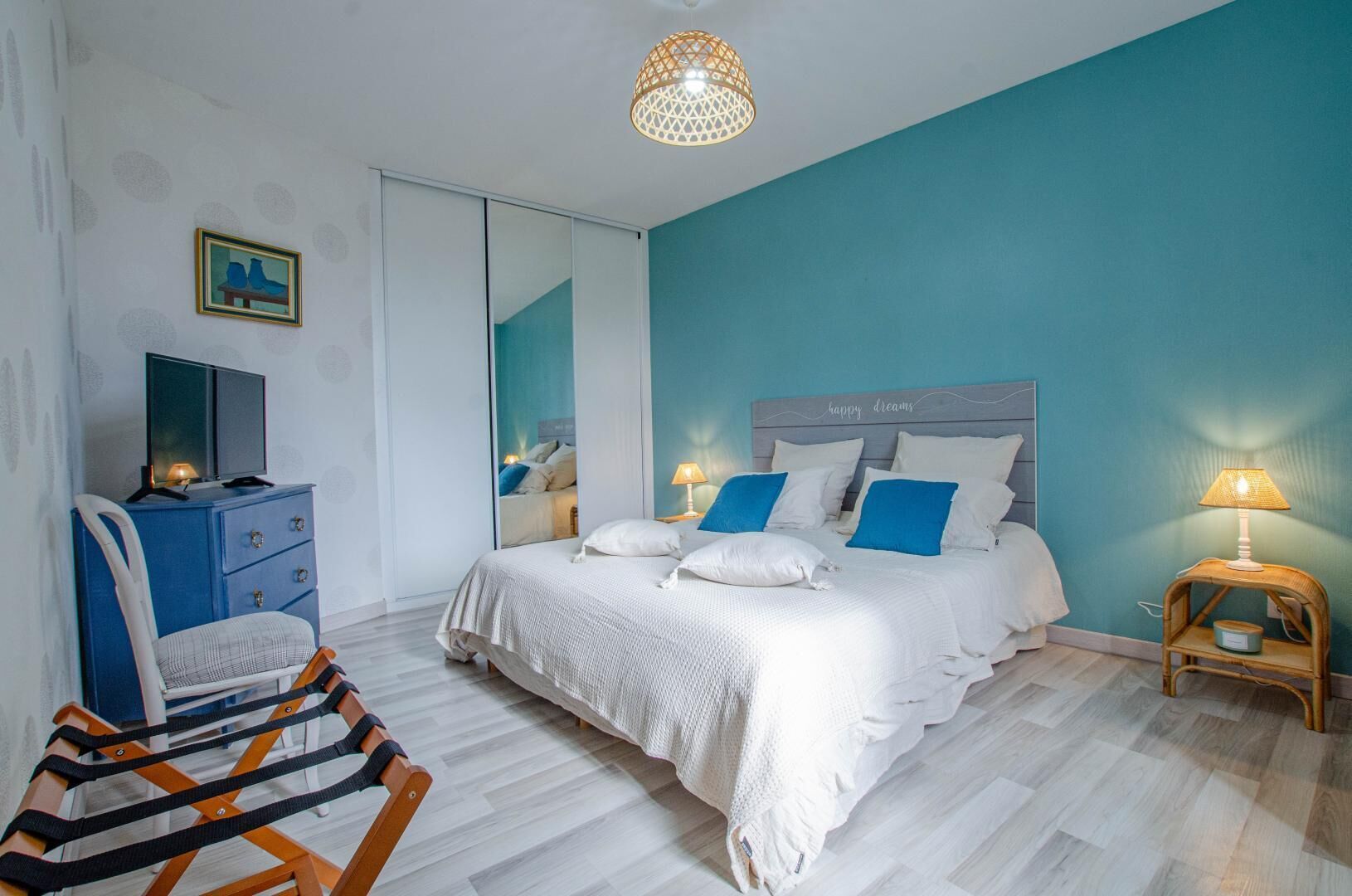 3 bedrooms, travel crib, free WiFi