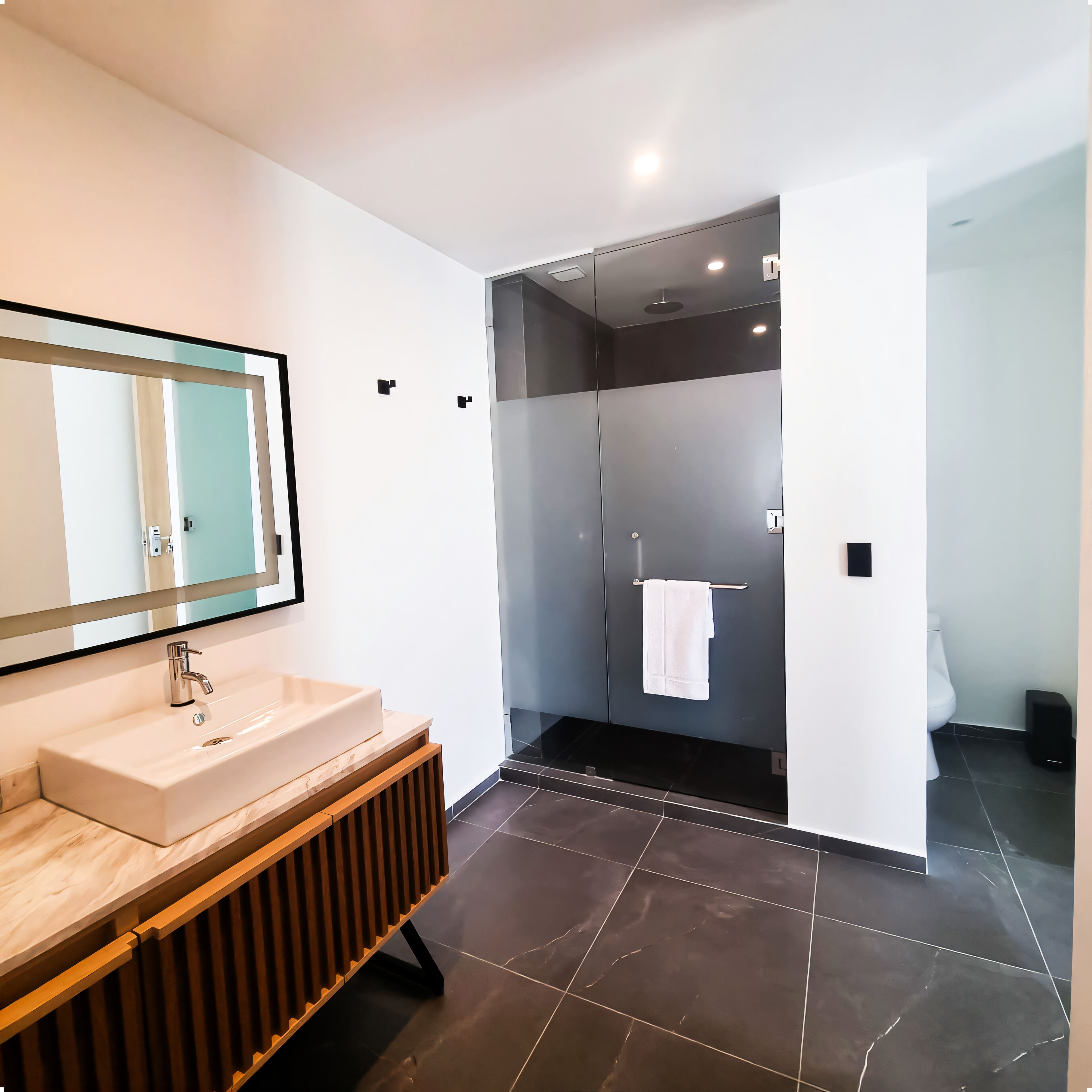 Deluxe Double Room | Bathroom | Hair dryer