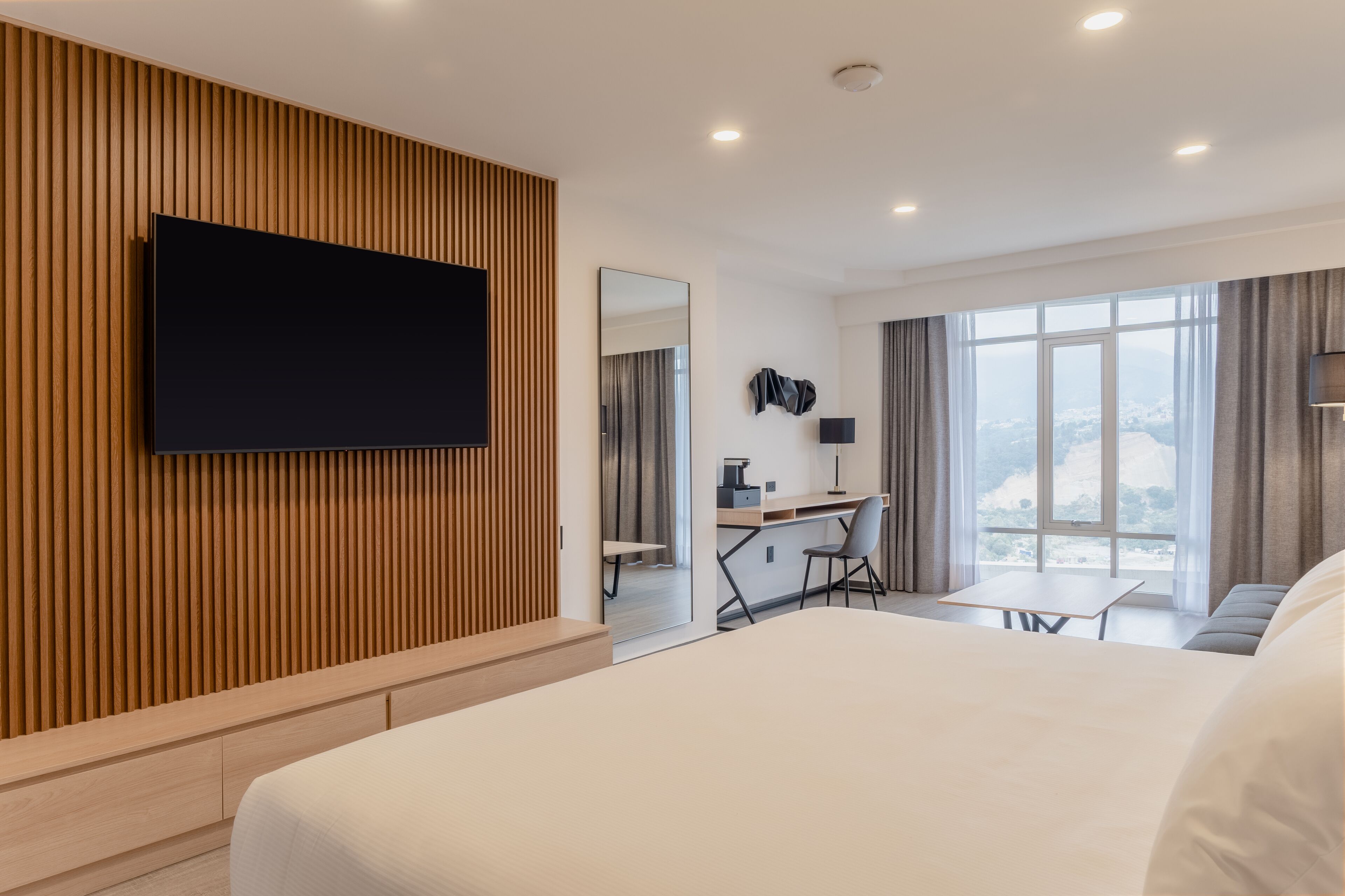 Rom – deluxe | Safe på rommet og wi-fi (inkludert)