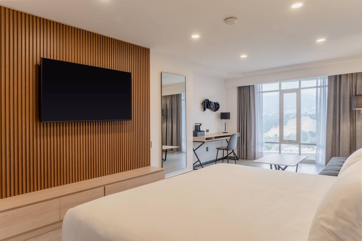 Deluxe Room | In-room safe, free WiFi