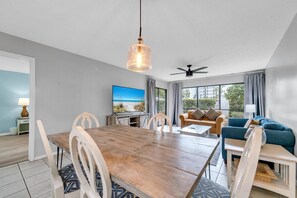 Huoneisto, useita sänkyjä (Edgewater Golf Villa 3204) | Sisätilat
