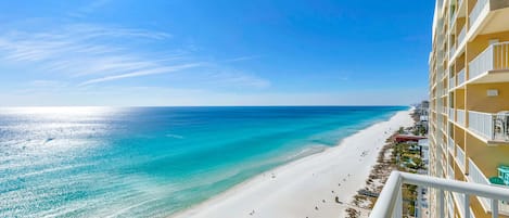 Appart'hôtel, plusieurs lits (Majestic Beach Towers 2-1801) | Plage