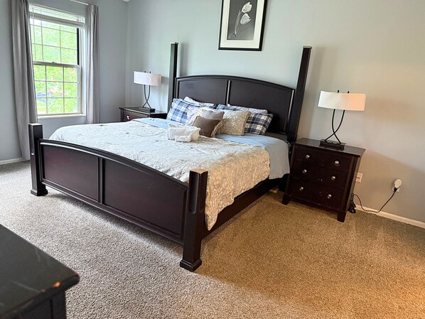 4 bedrooms, in-room safe, iron/ironing board, free WiFi