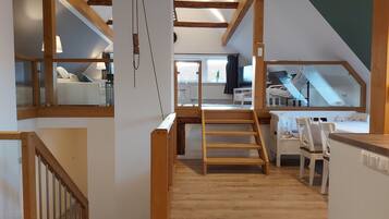 5 bedrooms, travel cot, free WiFi, bed sheets