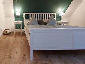 5 Schlafzimmer, Reisekinderbett, kostenloses WLAN, Bettwäsche