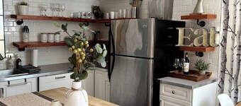 Spacious 2-bedroom Squamish retreat. Pet friendly!