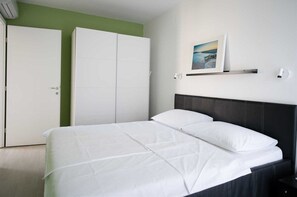 4 bedrooms, iron/ironing board, free WiFi, bed sheets - Villa 2in1 by Vacay Villas (Fiorini)