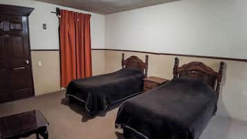 Suite estándar, vista al patio | Wifi gratis y ropa de cama