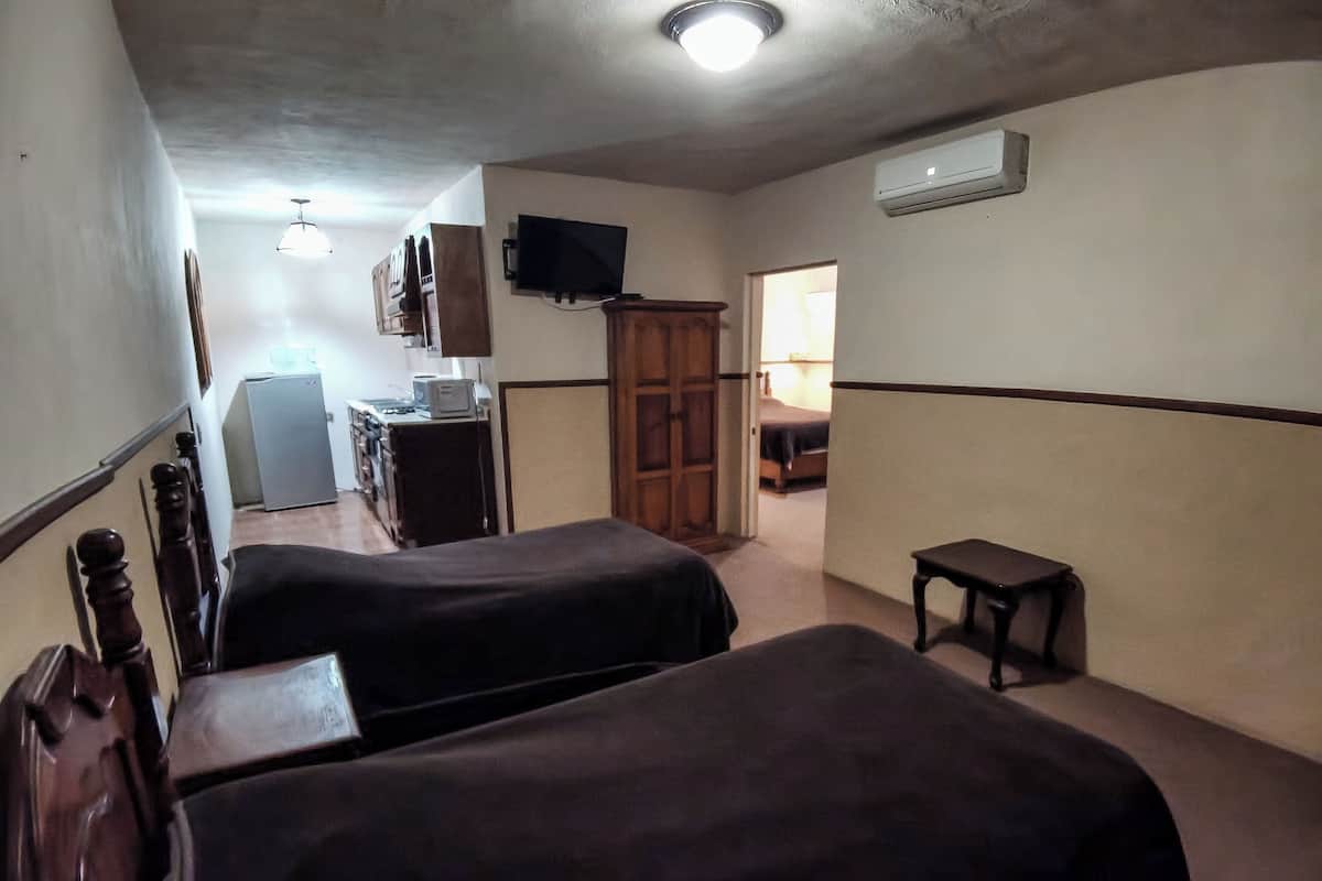 Standaard suite, uitzicht op binnenplaats | 1 slaapkamer, gratis wifi, beddengoed