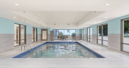 Holiday Inn Express and Suites Muncie Northwest by IHG