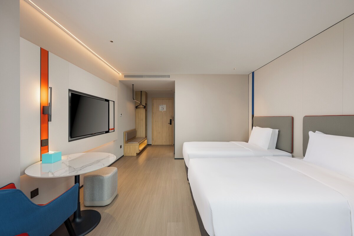 Cortinas blackout, wifi gratis y ropa de cama 