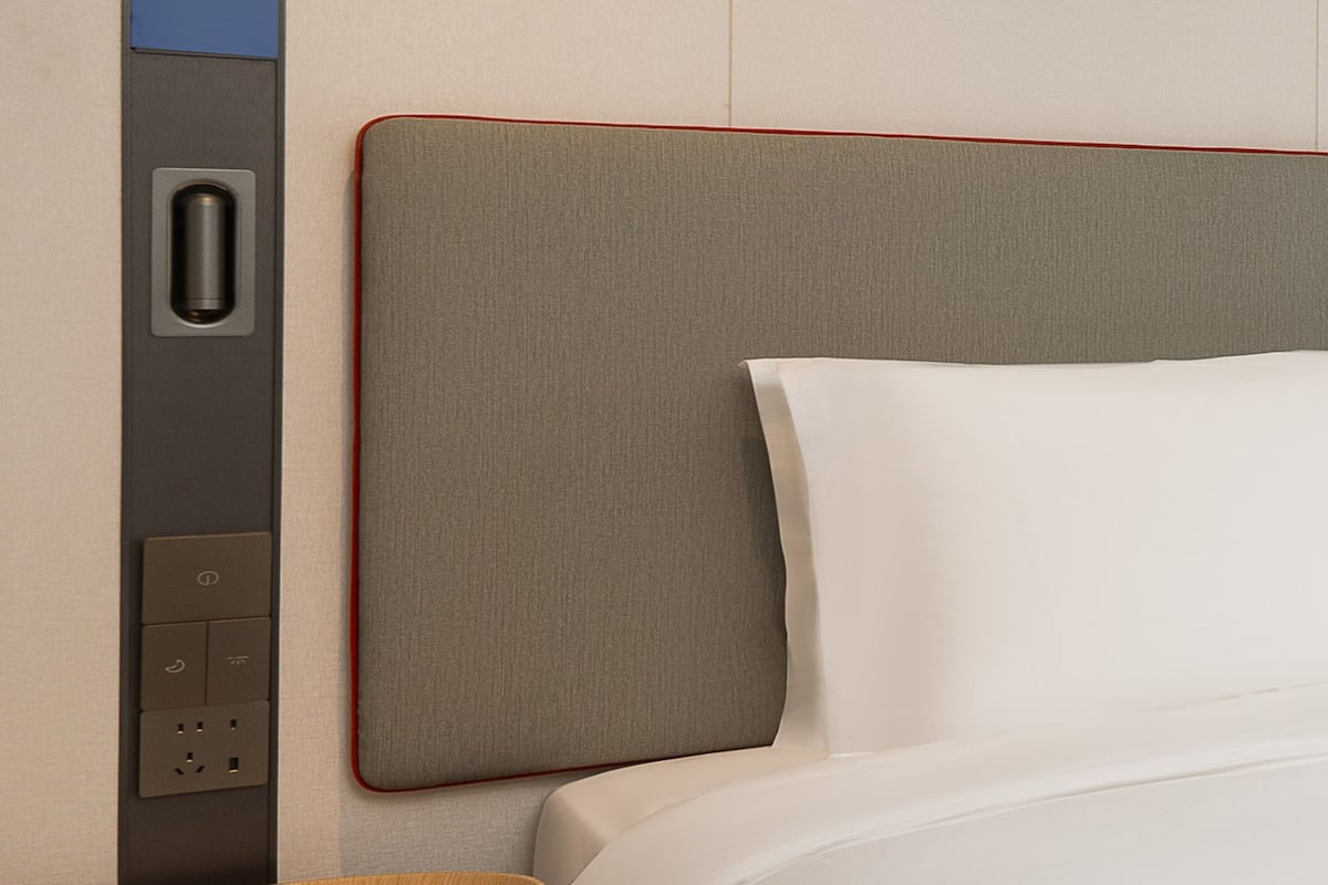 Blackout curtains, free WiFi, bed sheets