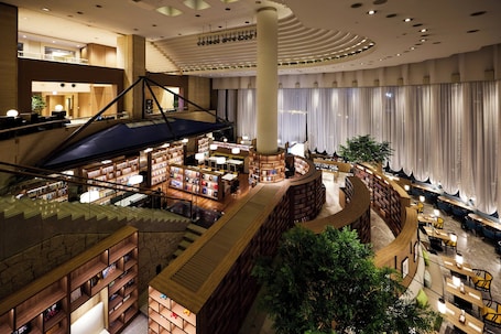 Restaurant. ANA Holiday Inn Tokyo Bay by IHG
