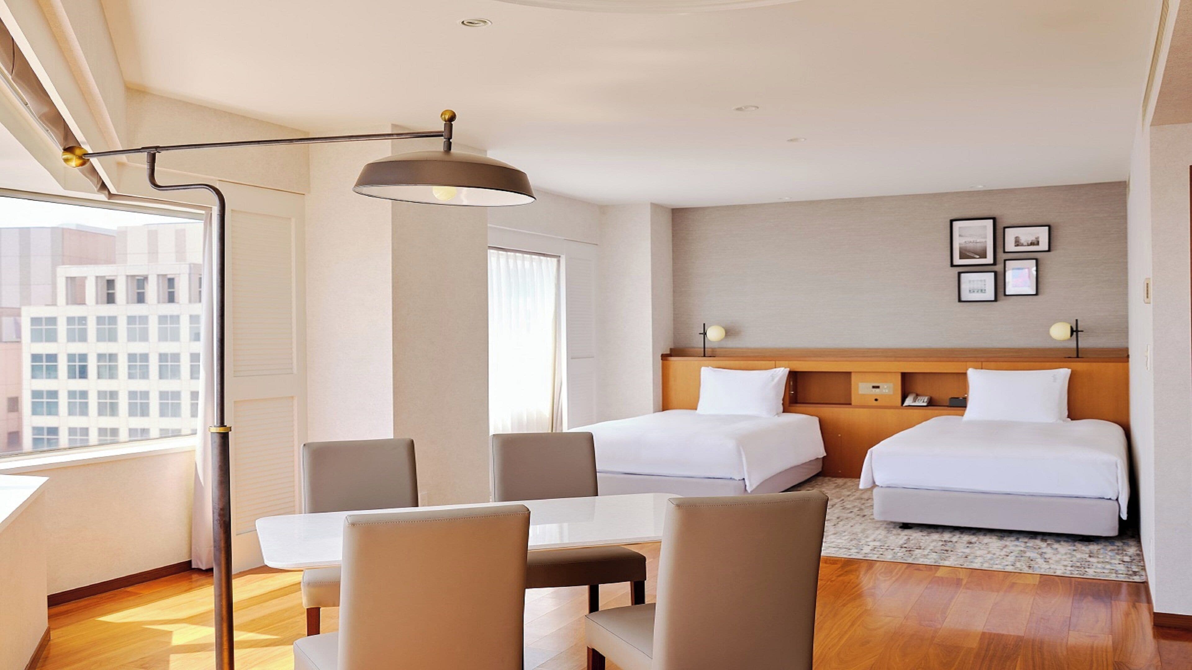 Sviitti, 1 makuuhuone, näköala lahdelle, kulmassa | Työpöytä, ilmainen Wi-Fi, vuodevaatteet