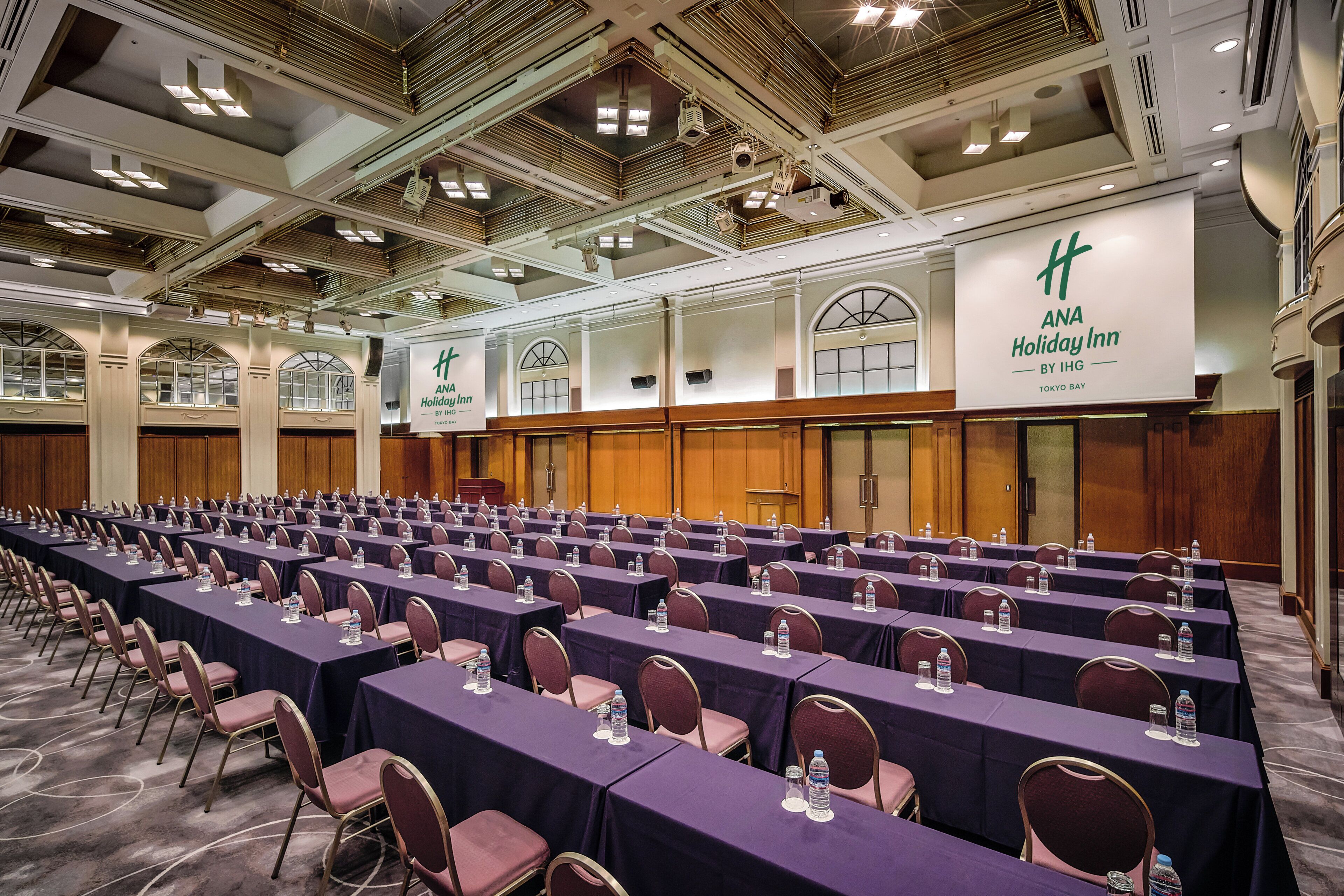 Banquet hall