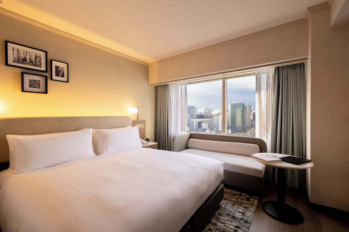 Standard Room, 1 Queen Bed, Bay View | Desk, free WiFi, bed sheets