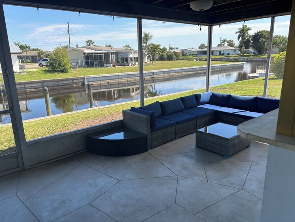 Terrace/patio - Charming house in lovely North Fort Myers with WiFi, AC and on the water (North Fort Myers)