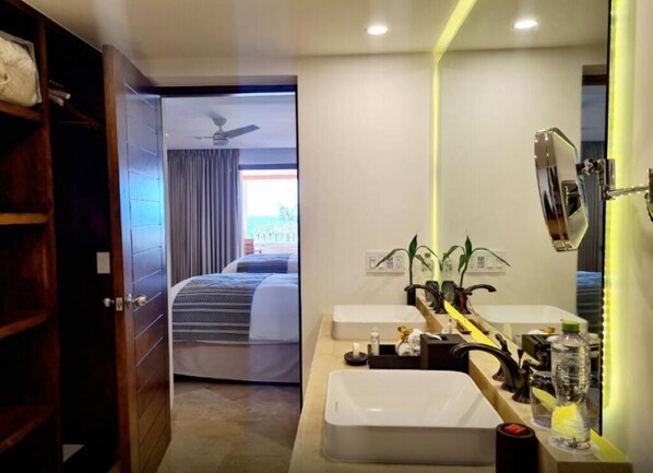 2 多间卧室、WiFi、床单