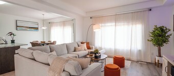 6 Beds Serenity Oasis in Falls/Pool Table + Ping Pong